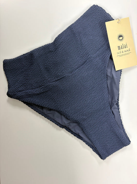 Textured Wave Hella Cool Bottom