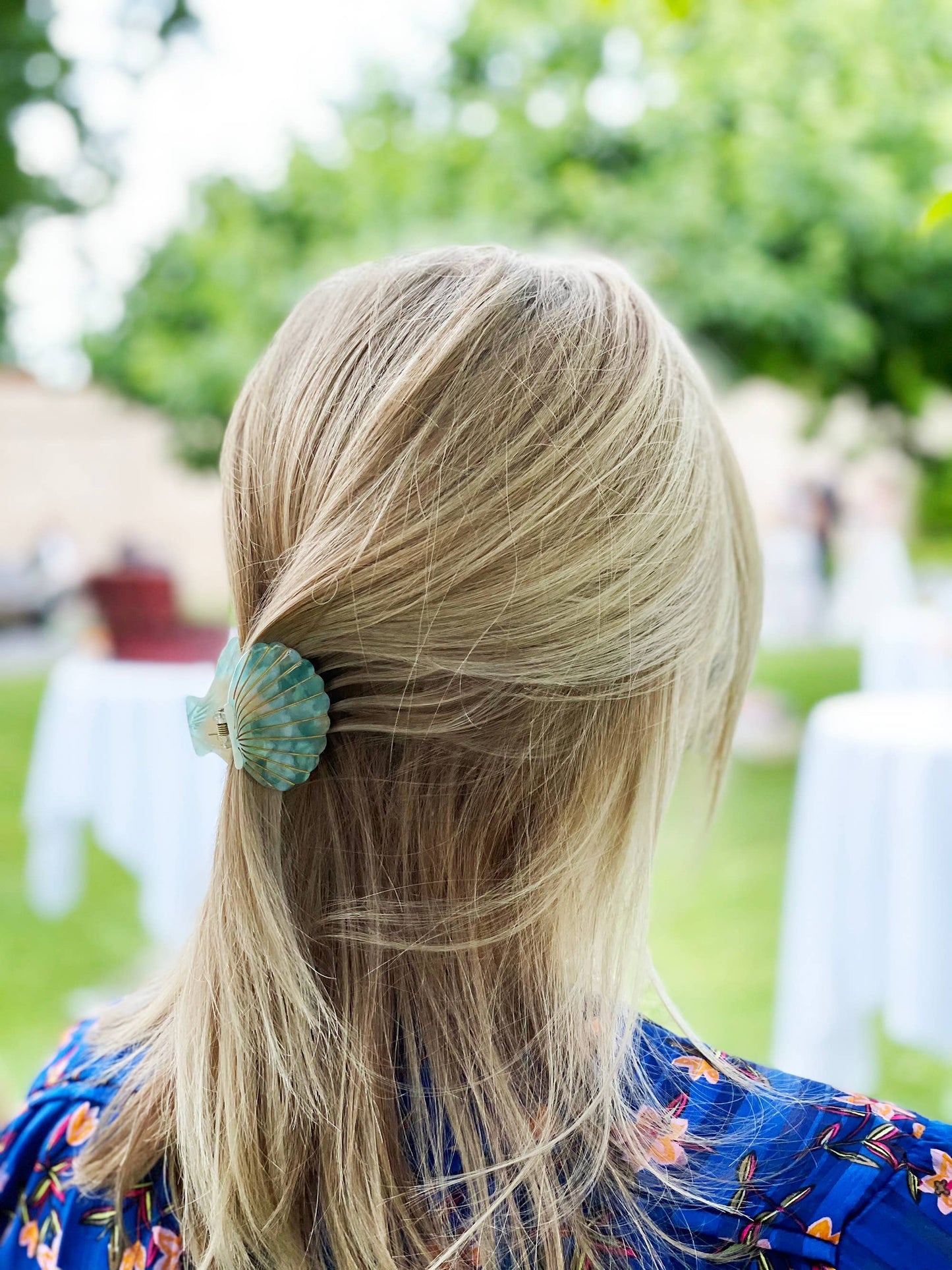 Shell hair clip blue